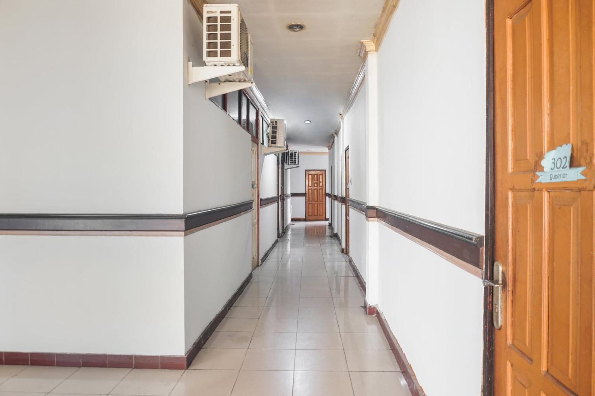 Spot On 92890 Losmen Bahalap Syariah Marabahannearsiring Marabahan Ulek Barito Banjarmasin  Exterior foto