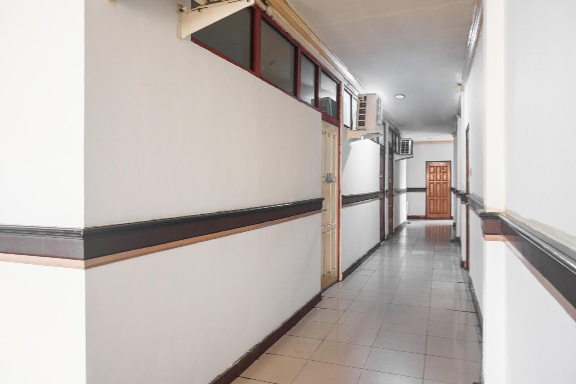 Spot On 92890 Losmen Bahalap Syariah Marabahannearsiring Marabahan Ulek Barito Banjarmasin  Exterior foto